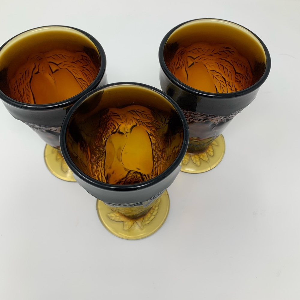 💎 RARE VINTAGE TIARA SWEET PEAR Dark Amber footed Tumblers 9oz goblet glass 5” - Picture 3 of 8
